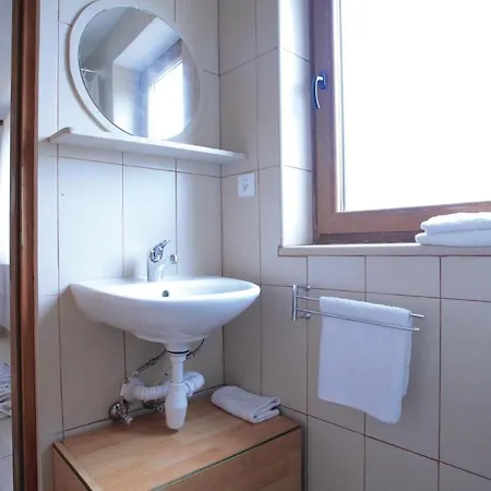 Holiday home Amazing In Koricenica With House Sea View *