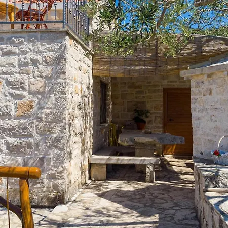 Amazing In Koricenica With House Sea View Feriehus Zrnovo
