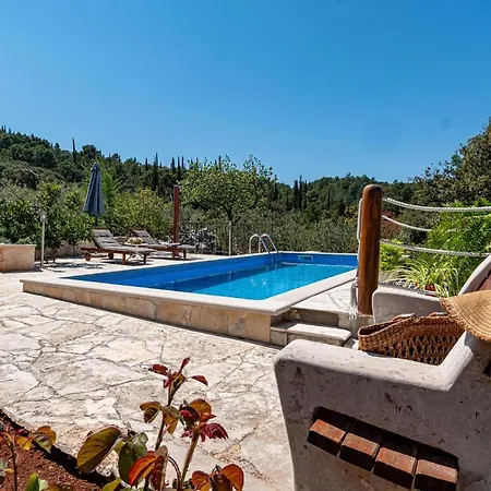 Amazing In Koricenica With House Sea View